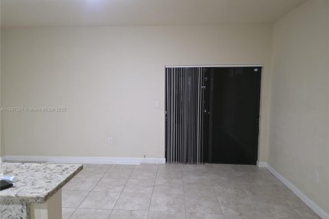 Villa ou maison à louer à Homestead, Floride: 3 chambres, 130.25 m2 № 1949557 - photo 12