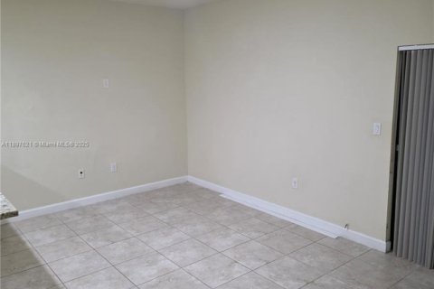 Villa ou maison à louer à Homestead, Floride: 3 chambres, 130.25 m2 № 1949557 - photo 13