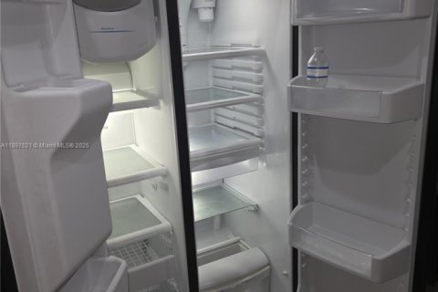 Villa ou maison à louer à Homestead, Floride: 3 chambres, 130.25 m2 № 1949557 - photo 11