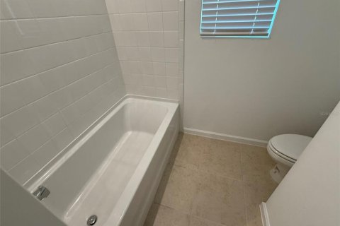 House in MERIDIAN PARKS in Orlando, Florida 4 bedrooms, 219.71 sq.m. № 1909135 - photo 12