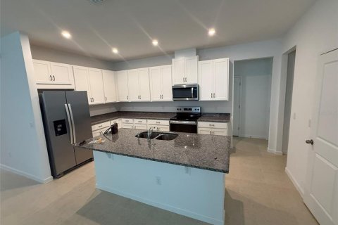 House in MERIDIAN PARKS in Orlando, Florida 4 bedrooms, 219.71 sq.m. № 1909135 - photo 25