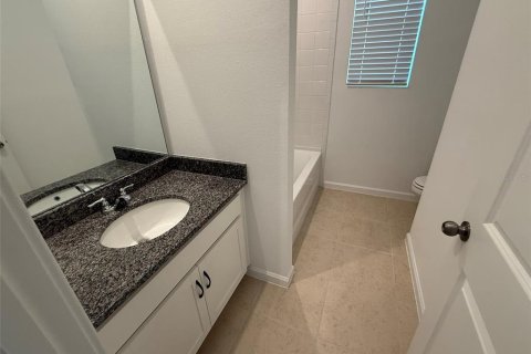 House in MERIDIAN PARKS in Orlando, Florida 4 bedrooms, 219.71 sq.m. № 1909135 - photo 10
