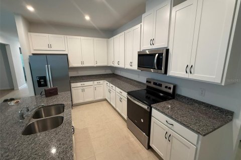House in MERIDIAN PARKS in Orlando, Florida 4 bedrooms, 219.71 sq.m. № 1909135 - photo 24