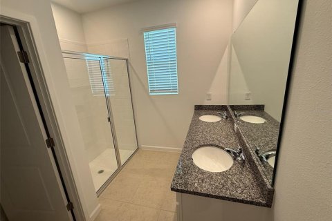 House in MERIDIAN PARKS in Orlando, Florida 4 bedrooms, 219.71 sq.m. № 1909135 - photo 27