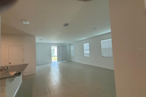 House in MERIDIAN PARKS in Orlando, Florida 4 bedrooms, 219.71 sq.m. № 1909135 - photo 19