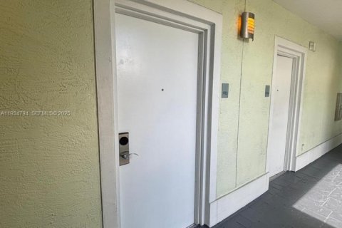 Купить кондоминиум в Дорал, Флорида 3 спальни, 192.31м2, № 1993014 - фото 3