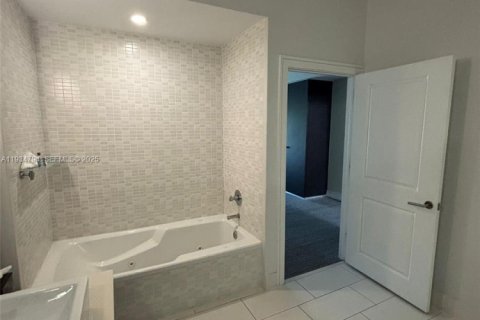 Купить кондоминиум в Дорал, Флорида 3 спальни, 192.31м2, № 1993014 - фото 12