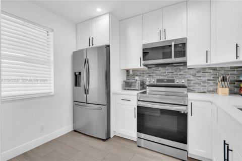 Copropriété à vendre à Margate, Floride: 2 chambres, 88.26 m2 № 1999634 - photo 3