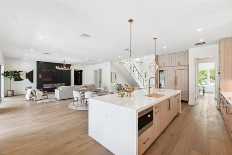 Villa ou maison à vendre à Tampa, Floride: 5 chambres, 422.15 m2 № 1517880 - photo 6