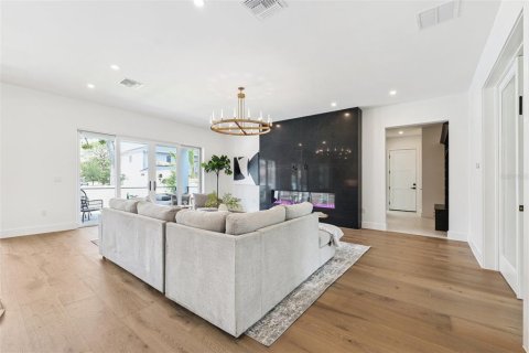Villa ou maison à vendre à Tampa, Floride: 5 chambres, 422.15 m2 № 1517880 - photo 24