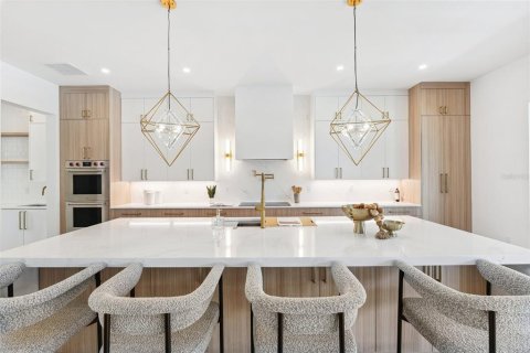 Villa ou maison à vendre à Tampa, Floride: 5 chambres, 422.15 m2 № 1517880 - photo 15