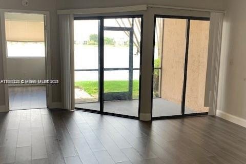 Condo in Homestead, Florida, 2 bedrooms № 1941779 - photo 5