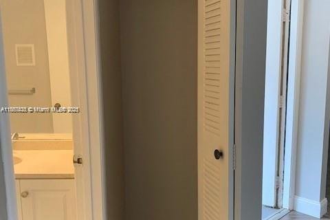 Condo in Homestead, Florida, 2 bedrooms № 1941779 - photo 17