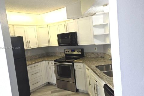 Condo in Homestead, Florida, 2 bedrooms № 1941779 - photo 24