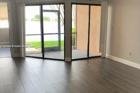 Condo in Homestead, Florida, 2 bedrooms № 1941779 - photo 3