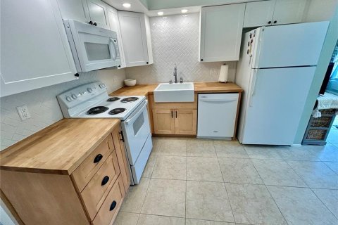 Condo in Clearwater, Florida, 2 bedrooms  № 1833460 - photo 13