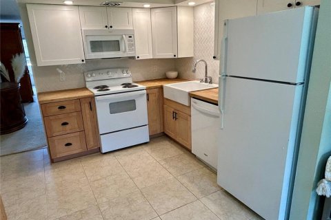 Condo in Clearwater, Florida, 2 bedrooms  № 1833460 - photo 16