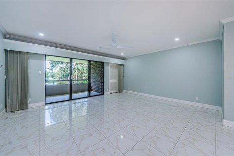 Condo in Palm Harbor, Florida, 1 bedroom  № 2210553 - photo 28