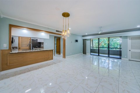 Condo in Palm Harbor, Florida, 1 bedroom  № 2210553 - photo 19
