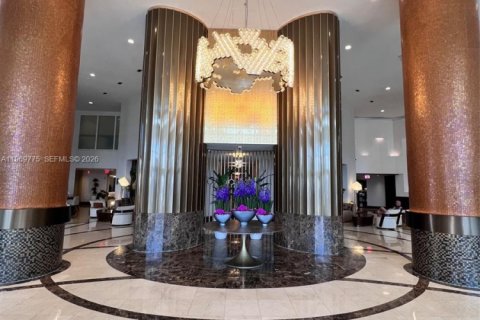 Condo in Sunny Isles Beach, Florida № 2032045 - photo 20