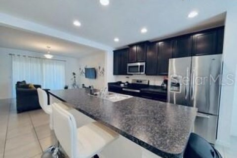Townhouse in Davenport, Florida 3 bedrooms, 149.2 sq.m. № 1903285 - photo 2