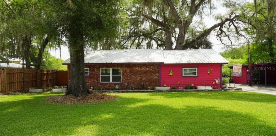 House in Floral City, Florida 3 bedrooms, 133.31 sq.m. № 2113929