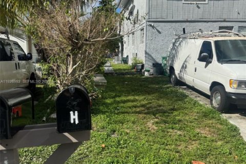 Commercial property in Fort Lauderdale, Florida № 1987328 - photo 4