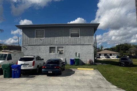 Commercial property in Fort Lauderdale, Florida № 1987328 - photo 7