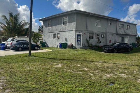 Commercial property in Fort Lauderdale, Florida № 1987328 - photo 6