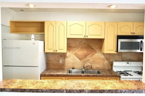 Купить кондоминиум в Майами, Флорида 6 комнат, 64.29м2, № 2019570 - фото 18