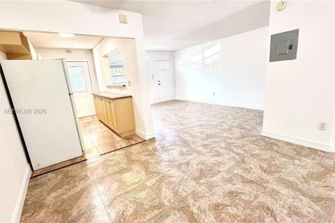 Купить кондоминиум в Майами, Флорида 6 комнат, 64.29м2, № 2019570 - фото 14