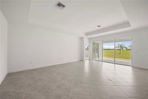 House in Punta Gorda, Florida 3 bedrooms, 227.05 sq.m. № 1658932 - photo 16