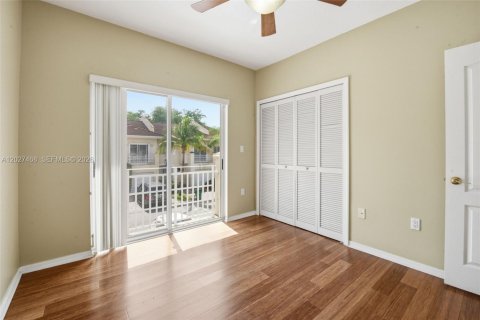 Condo in Miami, Florida, 3 bedrooms  № 2189162 - photo 18