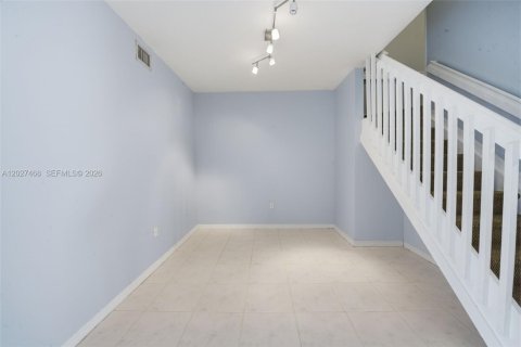 Condo in Miami, Florida, 3 bedrooms  № 2189162 - photo 13