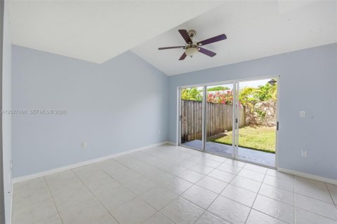 Condo in Miami, Florida, 3 bedrooms  № 2189162 - photo 9