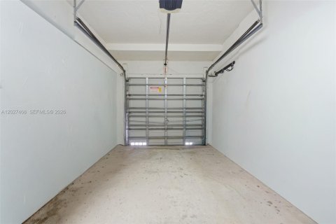 Condo in Miami, Florida, 3 bedrooms  № 2189162 - photo 23