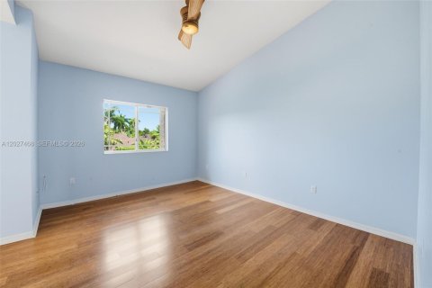 Condo in Miami, Florida, 3 bedrooms  № 2189162 - photo 17