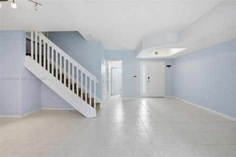 Condo in Miami, Florida, 3 bedrooms  № 2189162 - photo 11