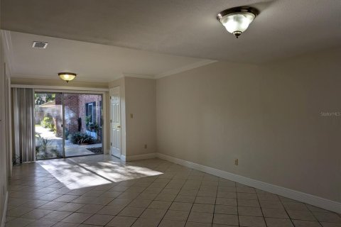 Condo in Maitland, Florida, 2 bedrooms  № 1866095 - photo 8