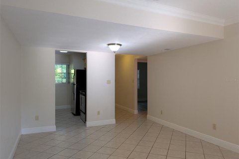 Condo in Maitland, Florida, 2 bedrooms  № 1866095 - photo 13