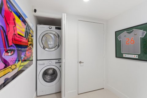 Copropriété à vendre à Miami, Floride: 2 chambres, 139.35 m2 № 1748441 - photo 17