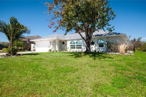 House in Punta Gorda, Florida 3 bedrooms, 134.89 sq.m. № 1509889 - photo 4