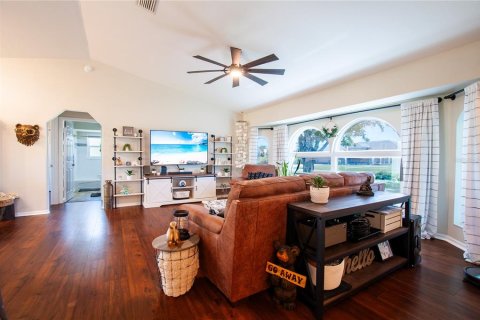 House in Punta Gorda, Florida 3 bedrooms, 134.89 sq.m. № 1509889 - photo 5