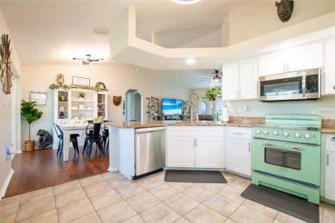 House in Punta Gorda, Florida 3 bedrooms, 134.89 sq.m. № 1509889 - photo 9