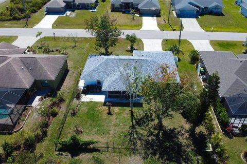 House in Punta Gorda, Florida 3 bedrooms, 134.89 sq.m. № 1509889 - photo 23
