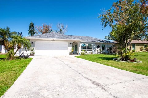 House in Punta Gorda, Florida 3 bedrooms, 134.89 sq.m. № 1509889 - photo 1