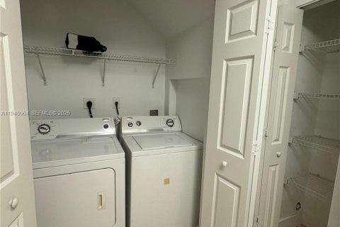 Снять в аренду кондоминиум в Дорал, Флорида 2 спальни, 117.06м2, № 2004630 - фото 15