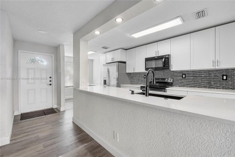 Adosado en venta en Plantation, Florida, 3 dormitorios, 164.44 m2 № 1938435 - foto 4