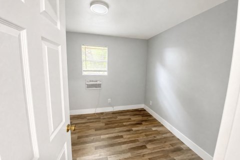 Villa ou maison à vendre à North Miami Beach, Floride: 2 chambres, 65.22 m2 № 2086696 - photo 7