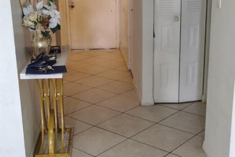 Copropriété à vendre à Lauderdale Lakes, Floride: 2 chambres, 93.09 m2 № 2261747 - photo 4